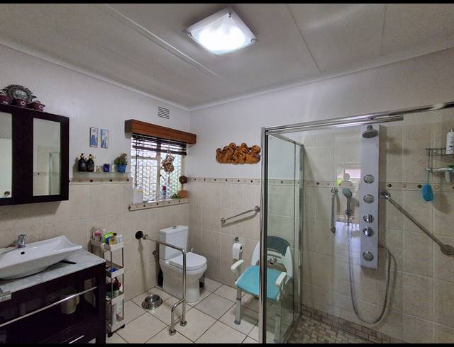 4 BEDROOM FREESTANDING FOR SALE IN STILFONTEIN EXT 4